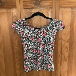 Teen girls scoop neck floral shirt